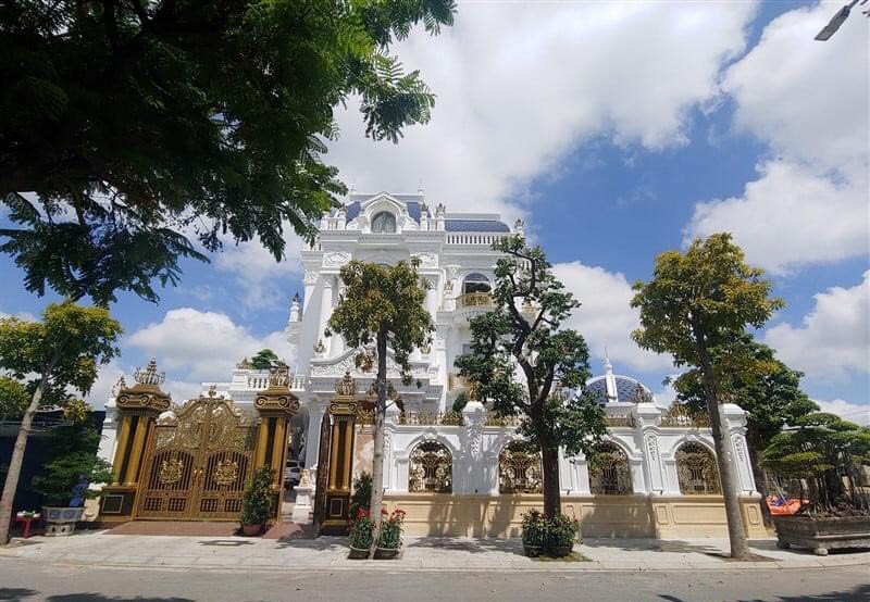 Biệt Thự Cổ Điển Pháp 3 Tầng Sang Trọng 8x16m Tại Quận 12